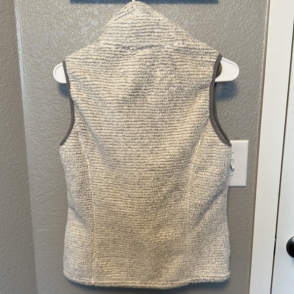💕 3 for $20 💕 Mountain Khakis XS Fuzzy Vest - Picture 5 of 5